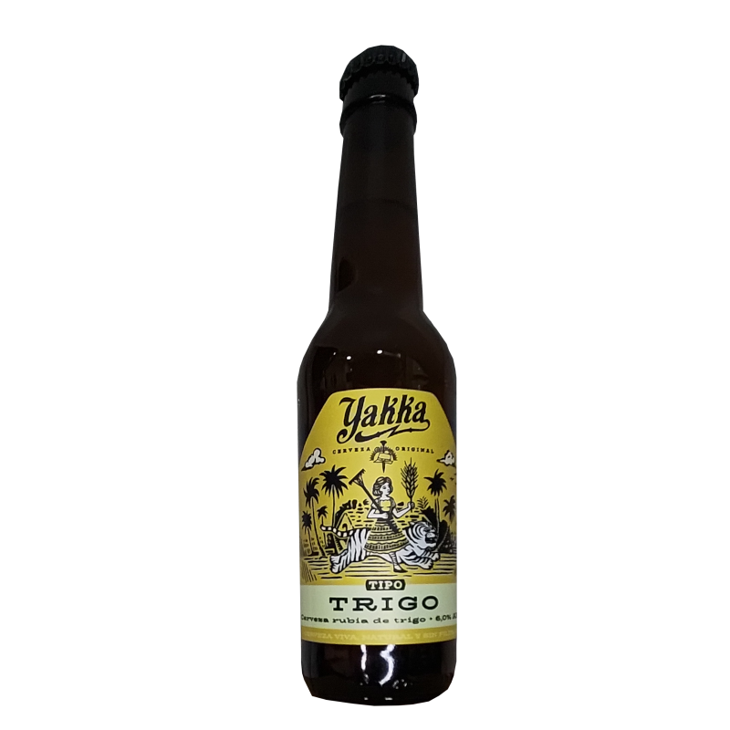 Botella de cerveza artesana Tipo Trigo de Yakka, con una etiqueta amarilla de estilo retro que muestra a una mujer con una horca y una espiga de trigo cabalgando sobre un tigre blanco, rodeada de palmeras.
