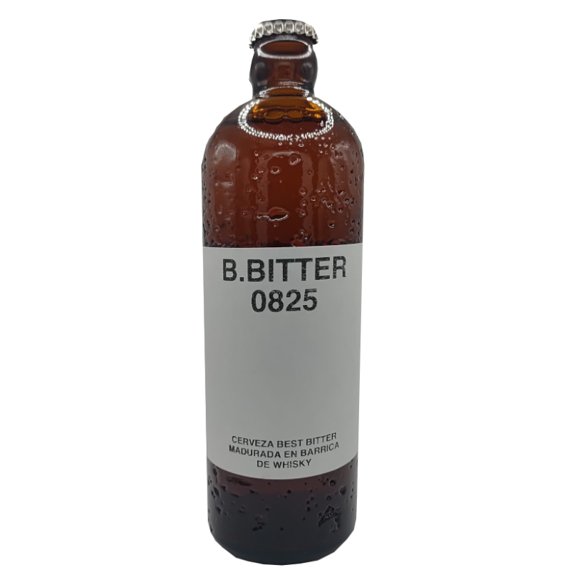 Botella de cerveza artesana B.BITTER 0825, estilo Best Bitter madurada en barrica de Whisky, con etiqueta blanca minimalista y letras negras.