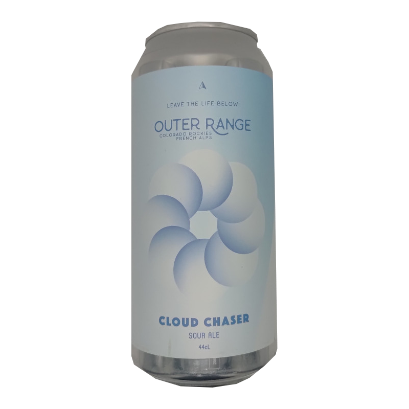 Lata de cerveza Cloud Chaser de Outer Range, estilo Sour Ale, con etiqueta en tonos azul claro degradado y un diseño geométrico circular blanco.