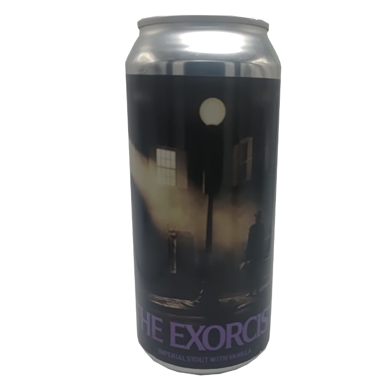 Lata de cerveza The Exorcist, estilo Imperial Stout con vainilla, etiqueta oscura que recrea la famosa escena de la farola de la película El Exorcista.
