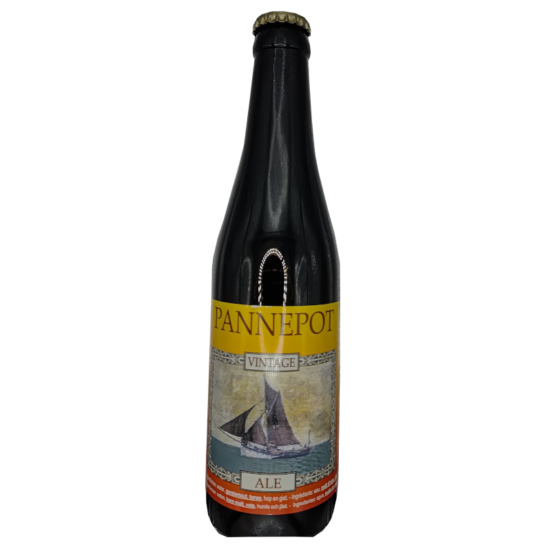 Botella de cerveza belga Pannepot Vintage 2024 de De Struise Brouwers, estilo Belgian Strong Dark Ale, con su etiqueta clásica que muestra un barco pesquero tradicional navegando.